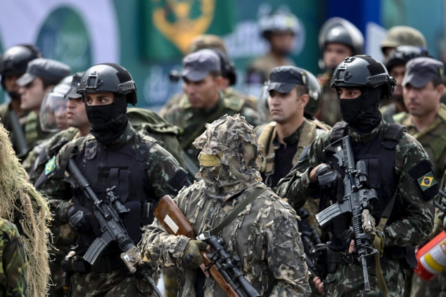СМИ: Бразилия разместит дополнительный военный контингент на границе с Гайаной